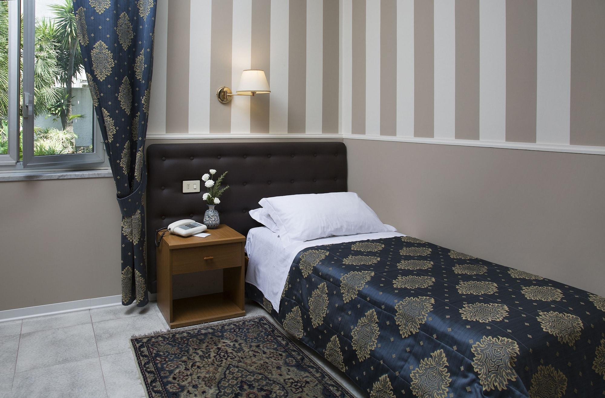 Torregrotta Hotel Redebora מראה חיצוני תמונה