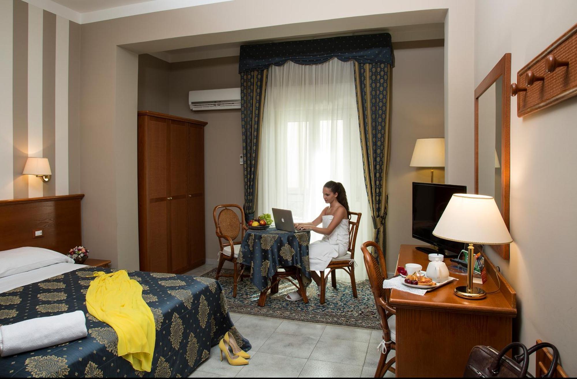 Torregrotta Hotel Redebora חדר תמונה